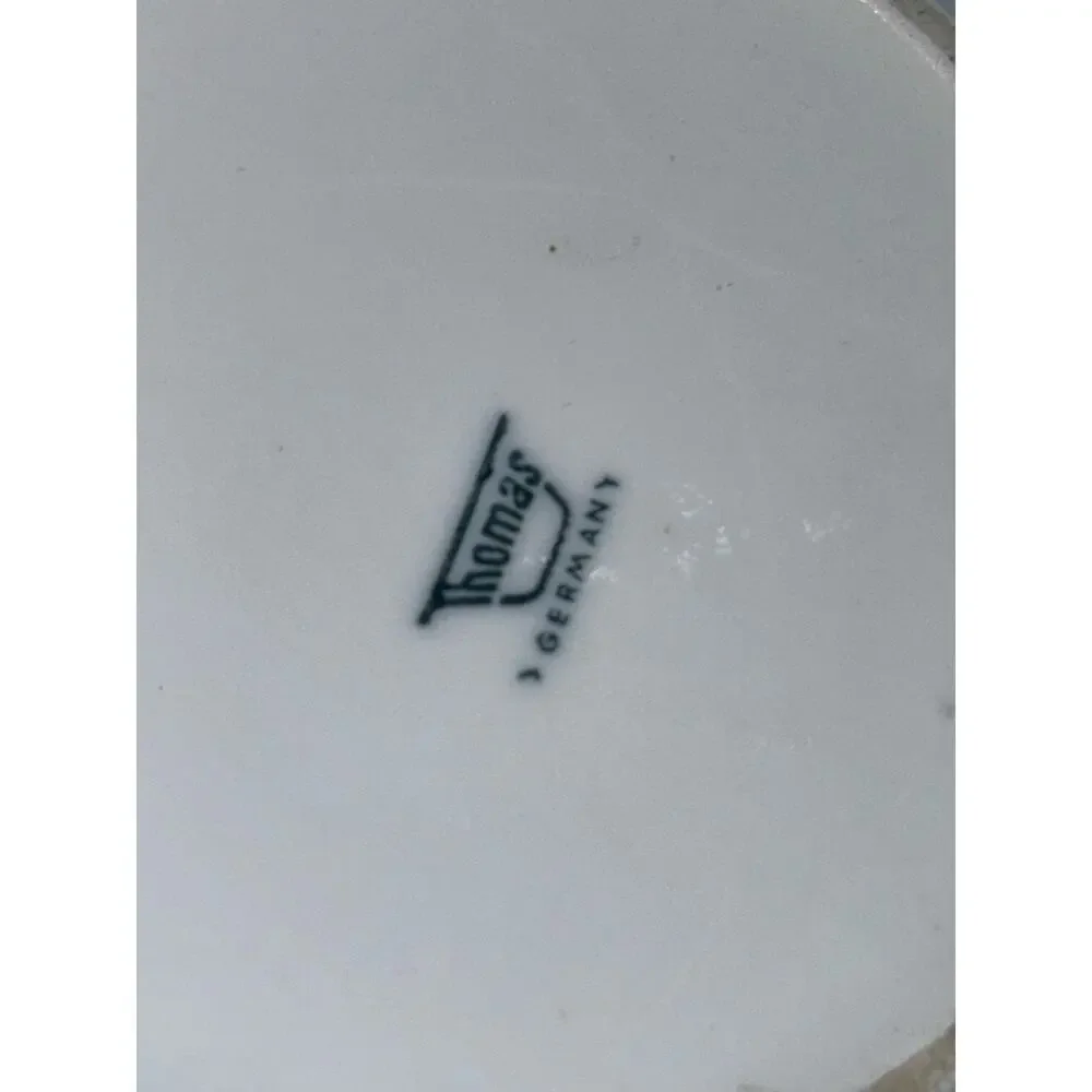 Thomas Arcta White Coffee Pot with Lid